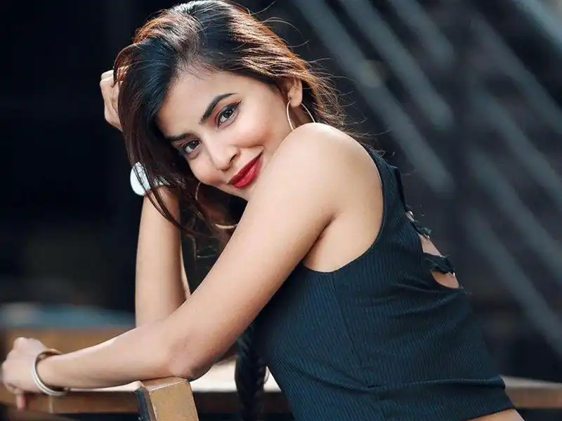 Night Party Call Girls in Zirakpur